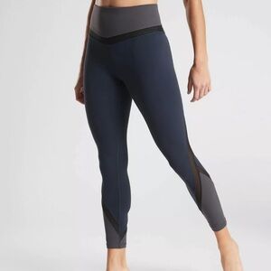Women’s Athleta Elevation 7/8 Tight in Navy and Gray Leggings Size S